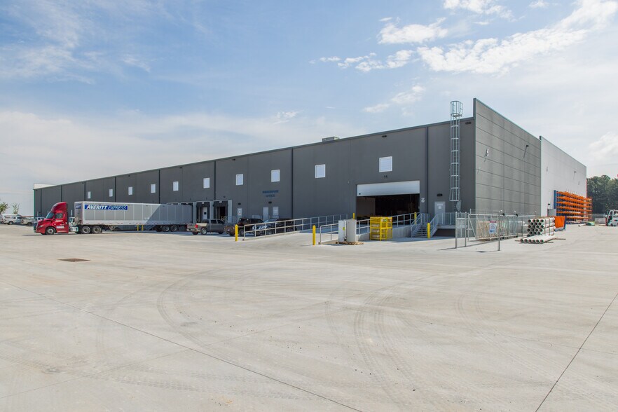 More Photos Of Oakwood & Dixieland Rd, Lowell Unknown For Lease