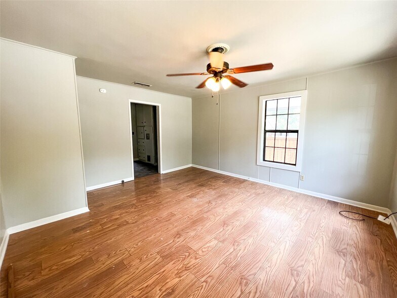 More Photos Of 1425 W Groesbeck St, Stephenville Apartments For Sale