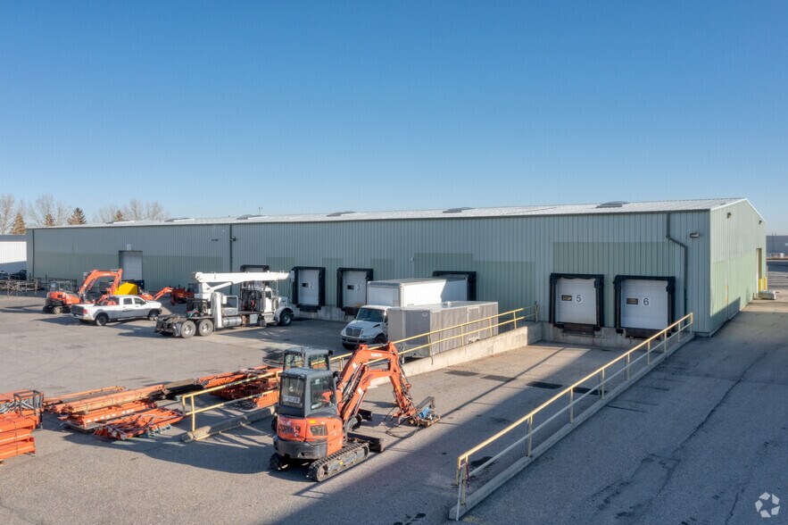 More Photos Of 2719 3 Av, Calgary Manufacturing For Lease