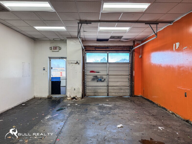 More Photos Of 8108 Highway 85, Riverdale Freestanding For Lease