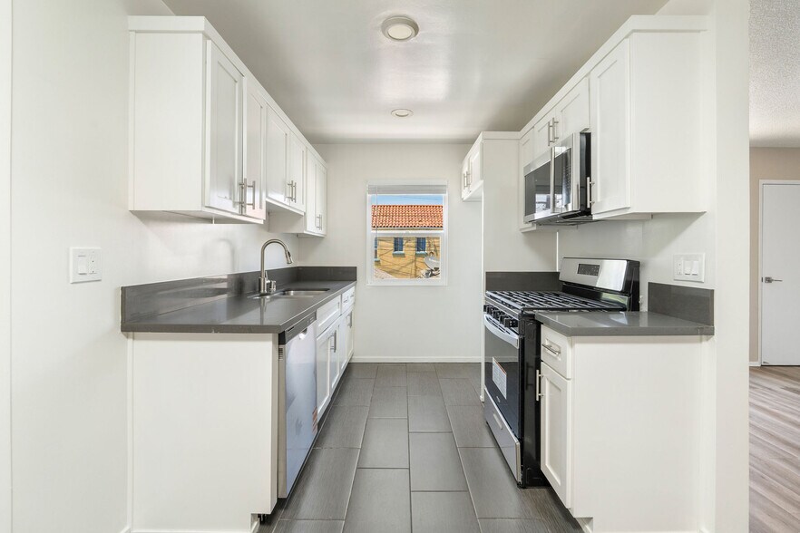 More Photos Of 939 Pacific Ave, Long Beach Apartments For Sale