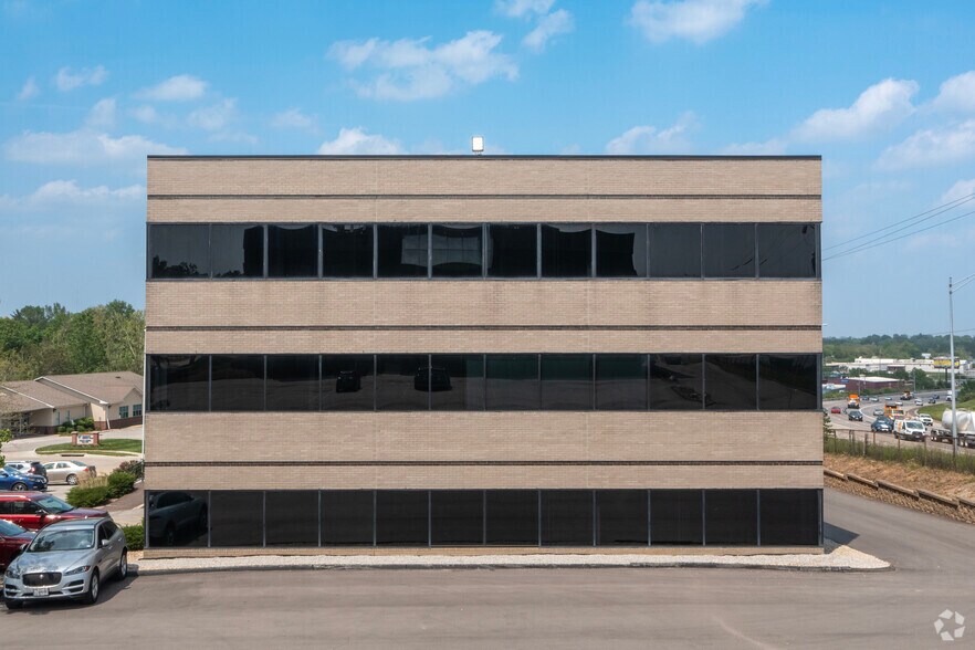 More Photos Of 11116 S Towne Sq, Saint Louis Office For Lease