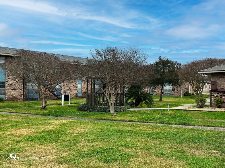 More Photos Of 317 Guilbeau Rd, Lafayette Apartments For Sale