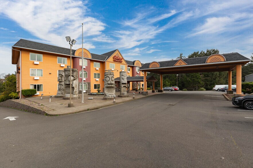 Primary Photo Of 550 SE Highway 101, Lincoln City Hotel For Sale