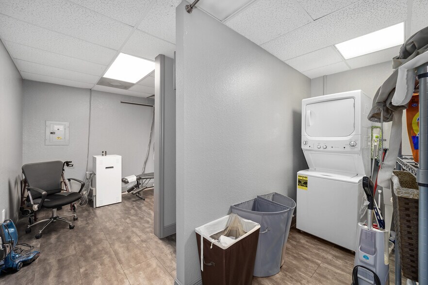 More Photos Of 2300 SE 17th St, Ocala Office For Sale