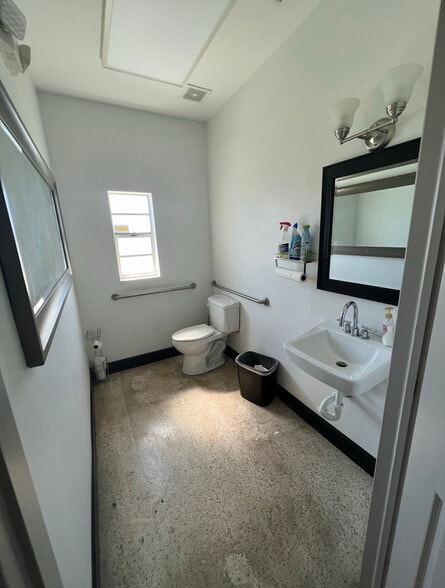 More Photos Of 618 E Ocean Ave, Boynton Beach Storefront For Lease