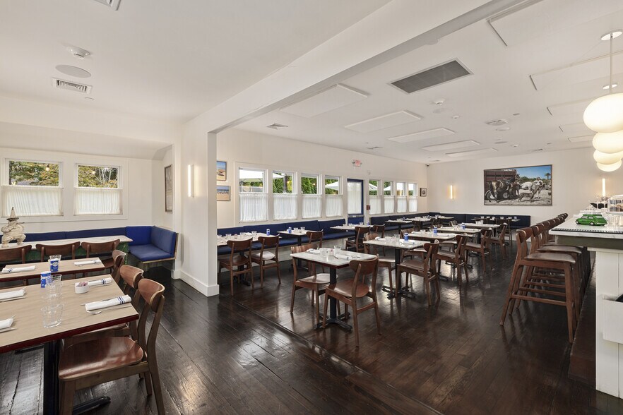 More Photos Of 1970 Montauk Hwy, Bridgehampton Restaurant For Sale