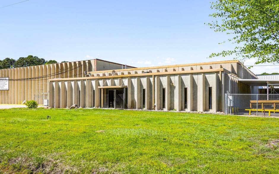 More Photos Of 6900 Woolworth Rd, Shreveport Warehouse For Lease