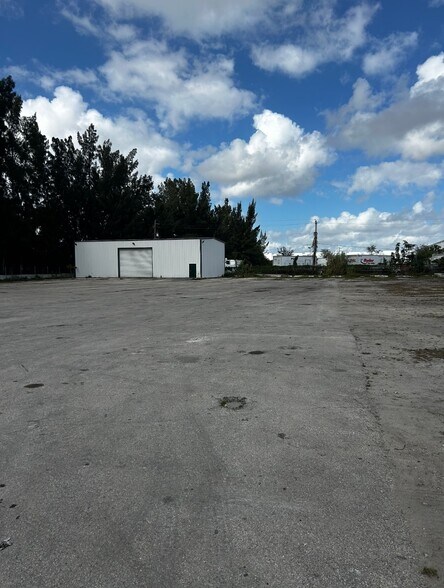 More Photos Of 4701 Oakes Rd, Davie Land For Lease