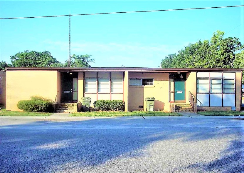 Primary Photo Of 313 W Hampton St, Dillon Office For Sale