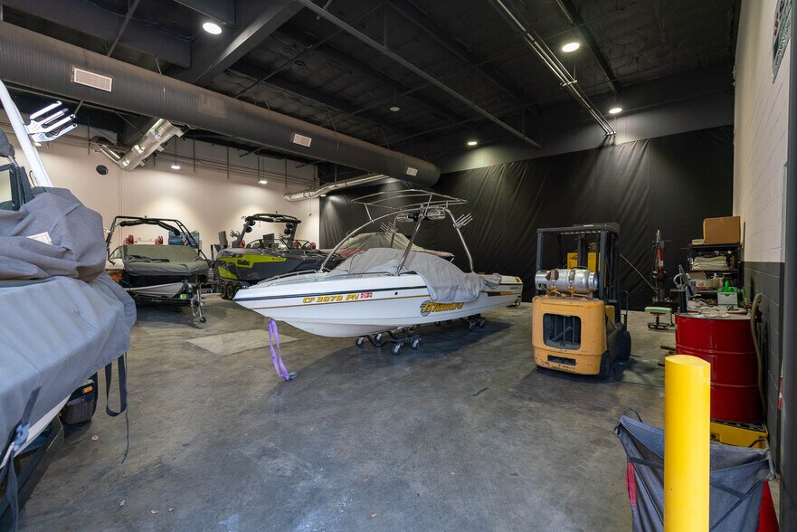 More Photos Of 31970 Castaic Rd, Castaic Freestanding For Sale