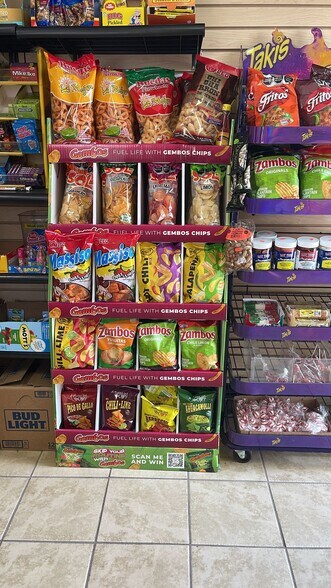 More Photos Of 941 N Main St, Troy Storefront Retail Office For Lease