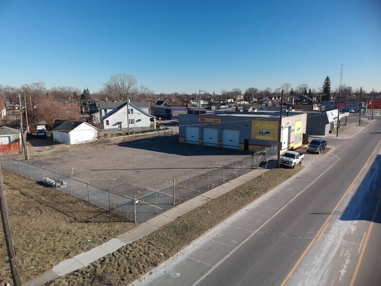 Primary Photo Of 17154-17196 Conant St, Hamtramck Warehouse For Sale