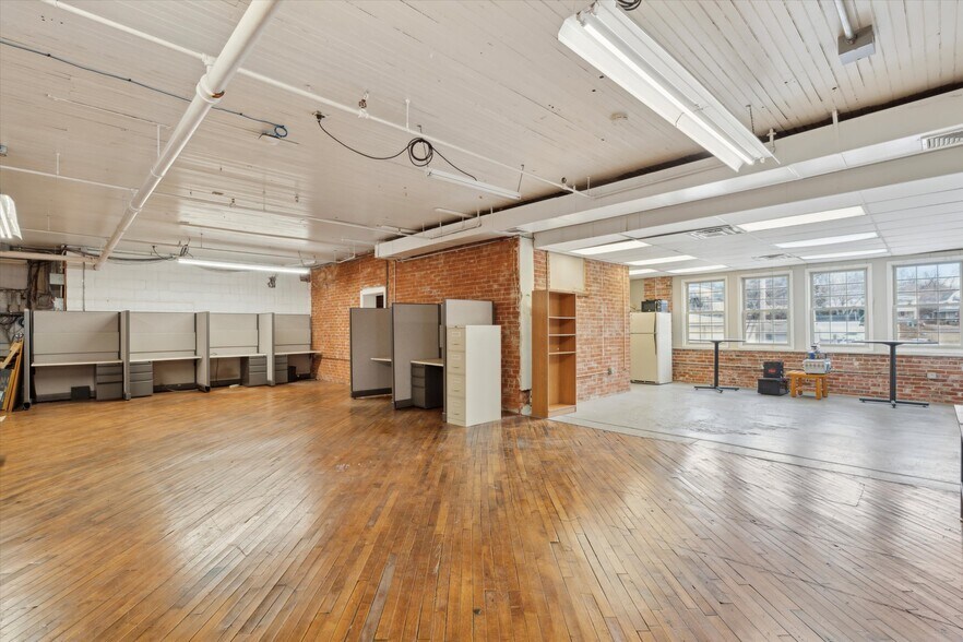 More Photos Of 38 Green St, Souderton Industrial For Sale