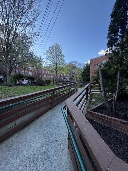 More Photos Of 3130 Buena Vista Ter SE, Washington Apartments For Sale