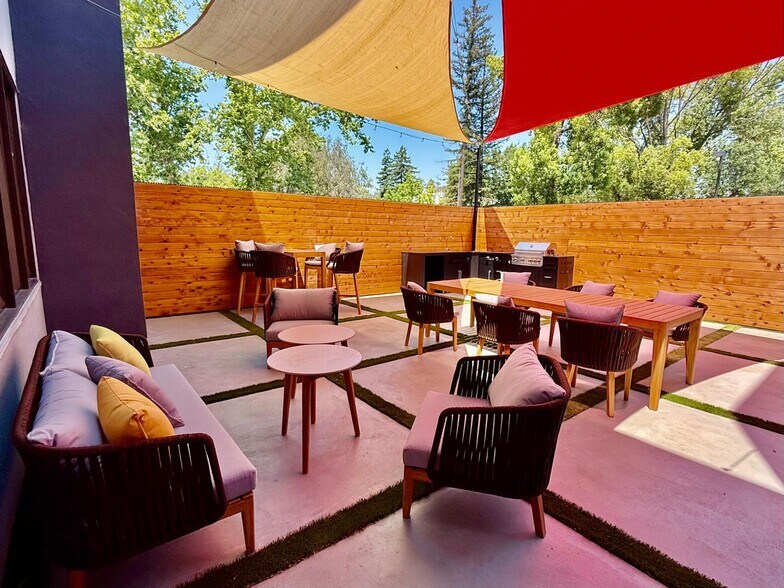 More Photos Of 1420 River Park Dr, Sacramento Office For Sale