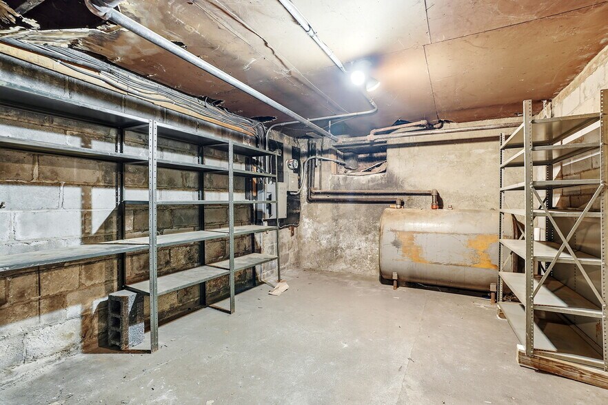 More Photos Of 1157 Pleasantville Rd, Briarcliff Manor Storefront For Sale