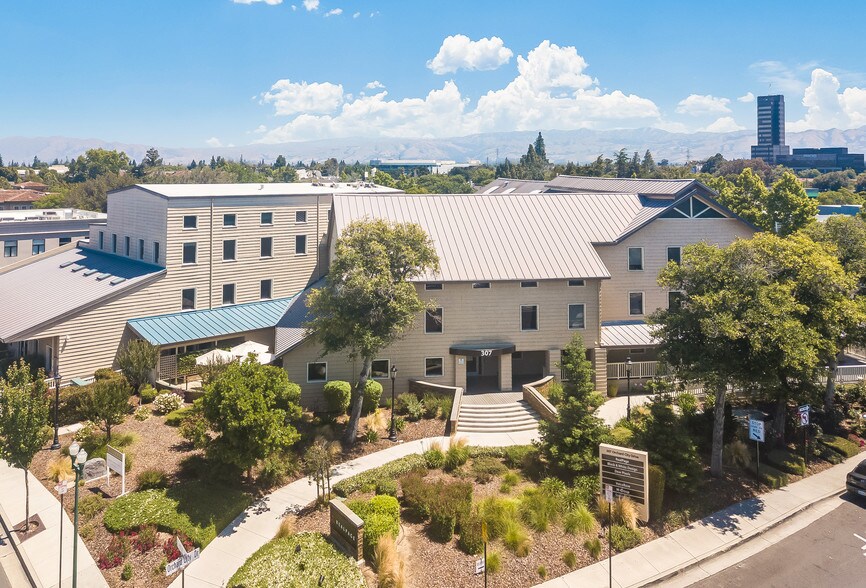 More Photos Of 307 Orchard City Dr, Campbell Coworking Space