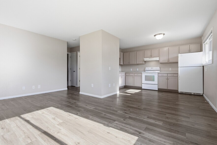 More Photos Of 2770-3030 E Edgerton Ave, Cudahy Apartments For Sale