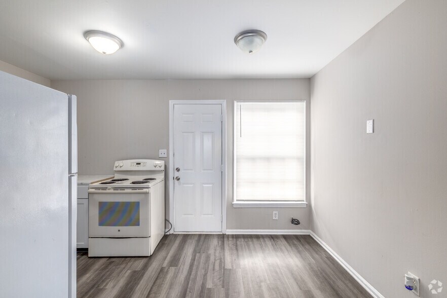 More Photos Of 2607 Cedarhurst Dr, Charlotte Apartments For Sale