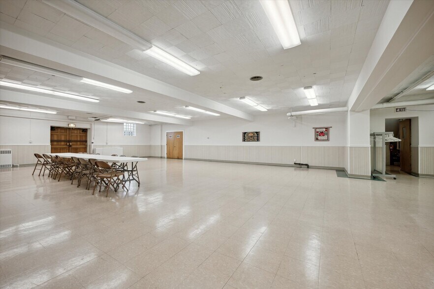 More Photos Of 725 Navarre Ave, Toledo Religious Facility For Sale