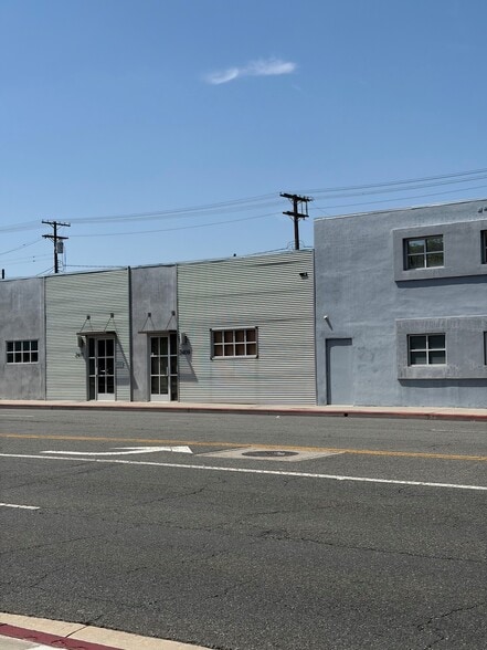 More Photos Of 2409 W Empire Ave, Burbank Loft Creative Space For Lease