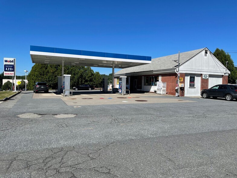 More Photos Of 364 Miracle Mile, Lebanon Service Station For Sale