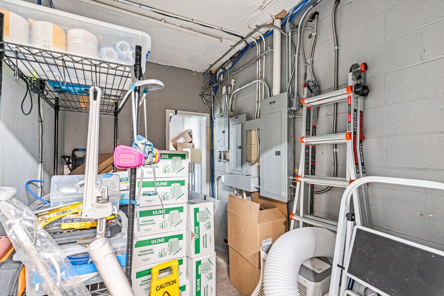 More Photos Of 711 W 8th St, Pueblo Warehouse For Sale