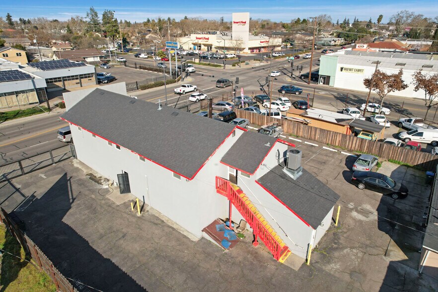 More Photos Of 104 E Lodi Ave, Lodi Storefront Retail Office For Sale