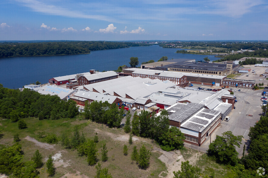 Primary Photo Of 310 Bourne Ave, Rumford Light Distribution For Lease