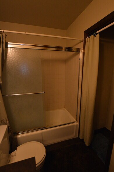 More Photos Of 1412 W Gunnison Ave, Gunnison Apartments For Sale