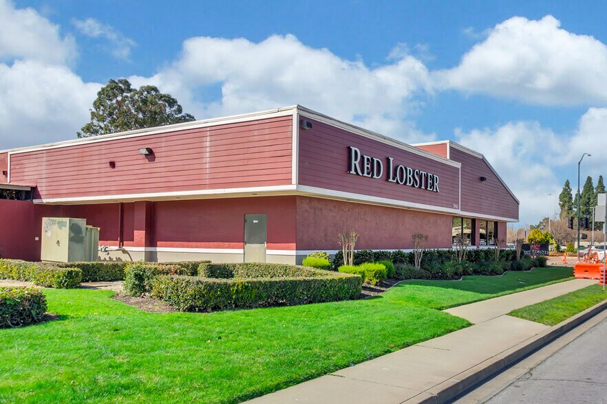 More Photos Of 39401 Fremont Blvd, Fremont Restaurant For Sale