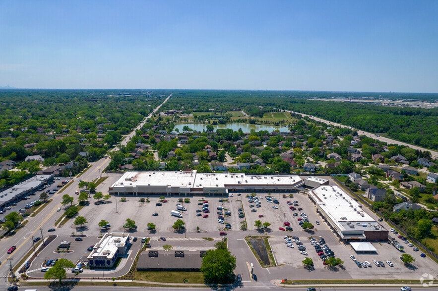 More Photos Of 4125-4193 Dundee Rd, Northbrook Storefront For Lease