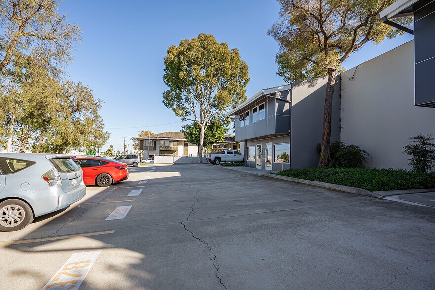 More Photos Of 2829-2871 Gundry Ave, Signal Hill Warehouse For Sale