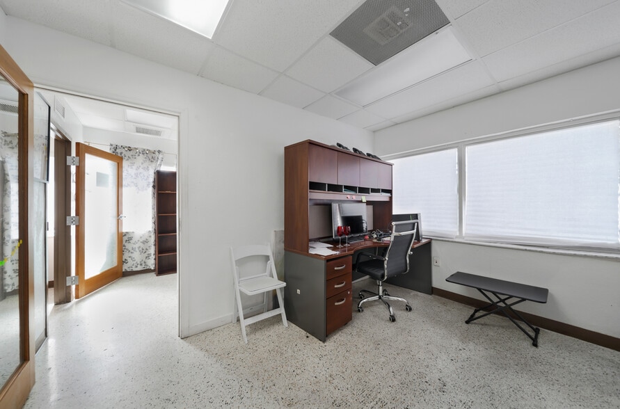 More Photos Of 3401 NW 7th St, Miami Medical For Lease