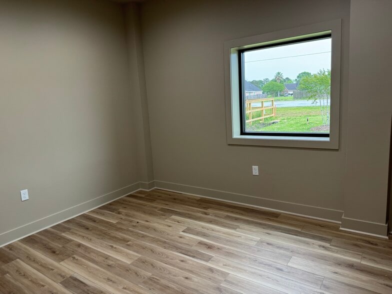 More Photos Of 4230 S Major Dr, Beaumont Warehouse For Lease