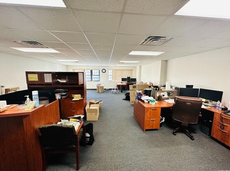 More Photos Of 11917 29th Ave, Flushing Industrial For Lease