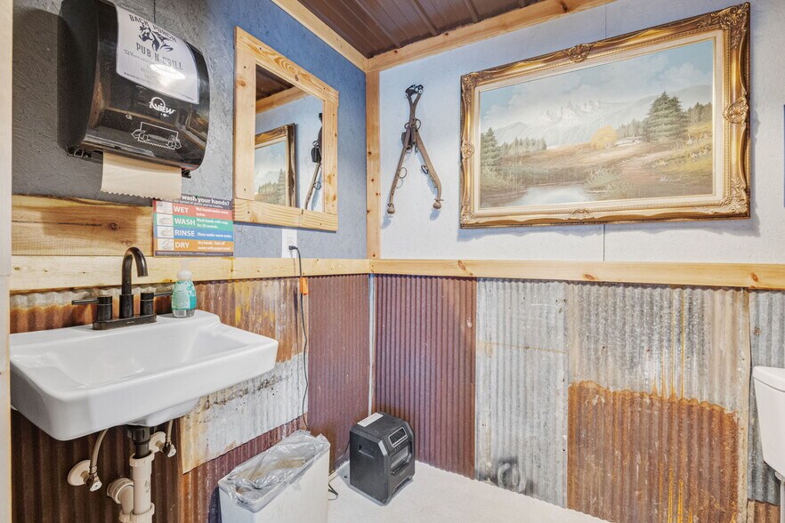 More Photos Of 714 N Saint Mary St, Pilot Knob Freestanding For Sale