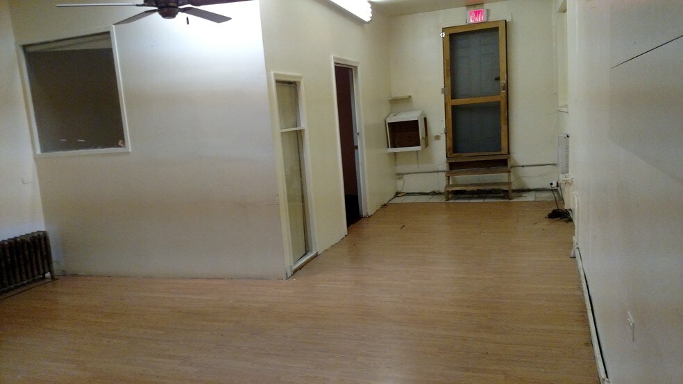 More Photos Of 19535 Jamaica Ave, Hollis Storefront Retail Office For Lease