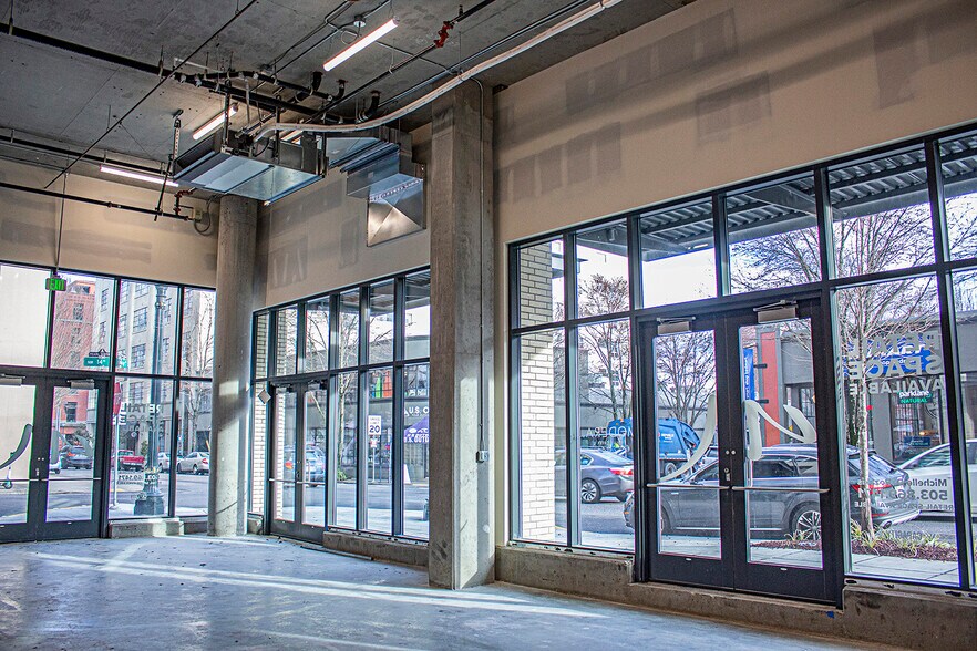 More Photos Of 1430 NW Hoyt St, Portland Apartments For Lease