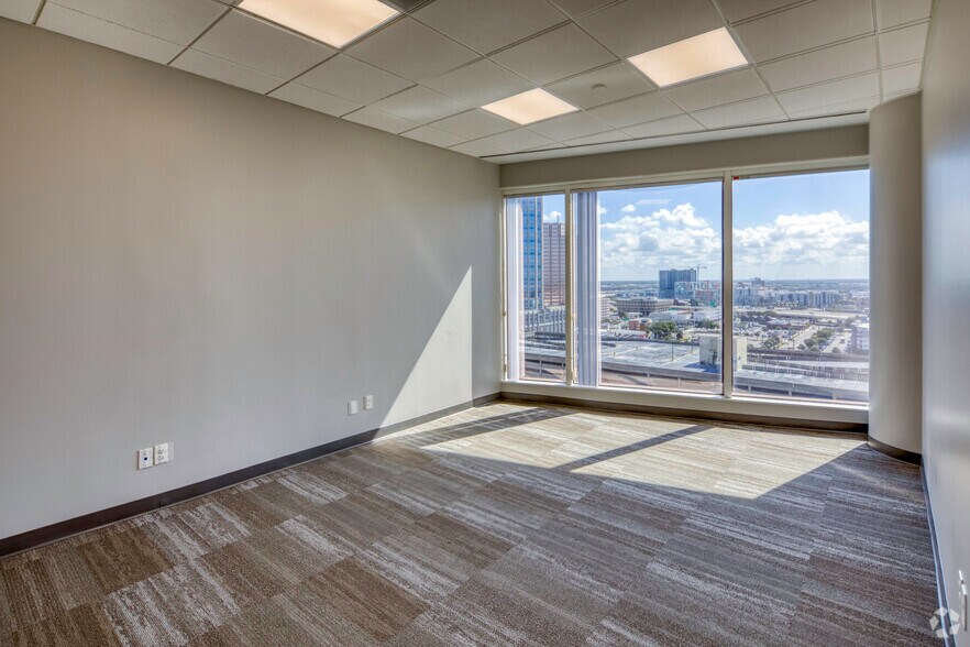 More Photos Of 100 S Ashley Dr, Tampa Office Residential For Lease