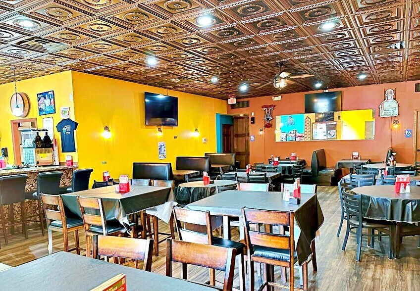 More Photos Of 8508-8510 N 30th St, Omaha Restaurant For Sale