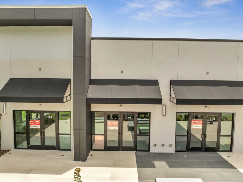 More Photos Of 3370 Rouse Rd, Orlando Storefront For Sale