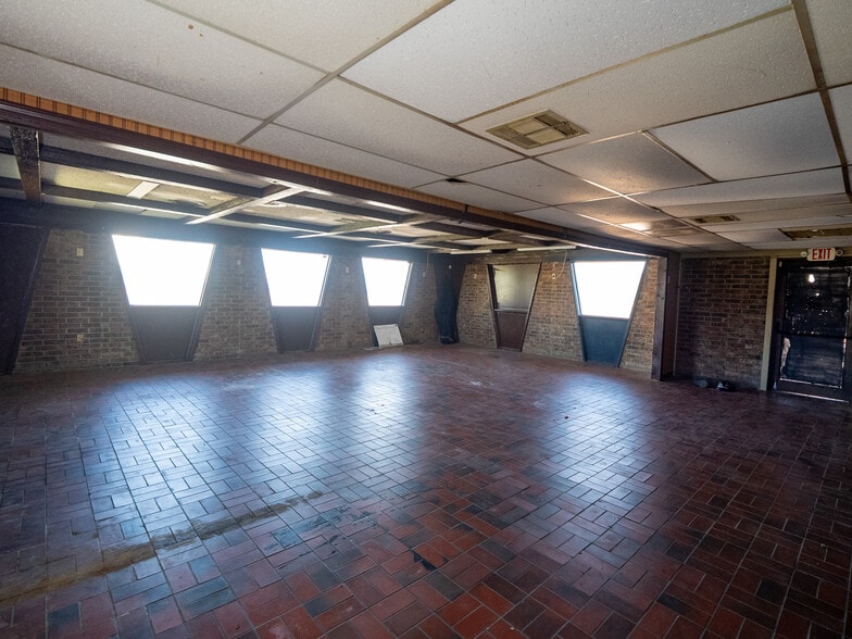 More Photos Of 1475 S Sunnylane Rd, Oklahoma City Freestanding For Sale