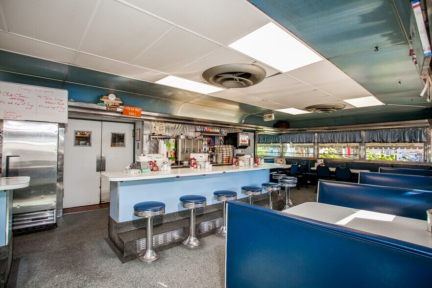 More Photos Of 6053 Ridge Ave, Philadelphia Restaurant For Sale