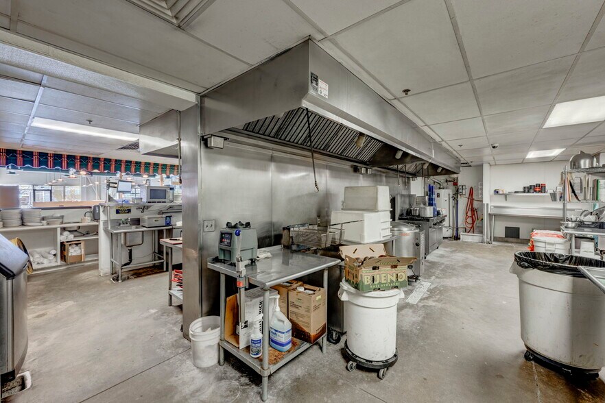 More Photos Of 922-926 Victorian Ave, Sparks General Retail For Sale