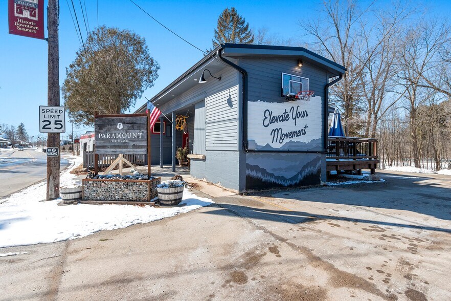 More Photos Of 1774 Riverside Dr, Suamico Freestanding For Lease