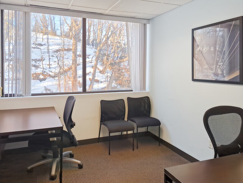 More Photos Of 1129 Northern Blvd, Manhasset Coworking Space