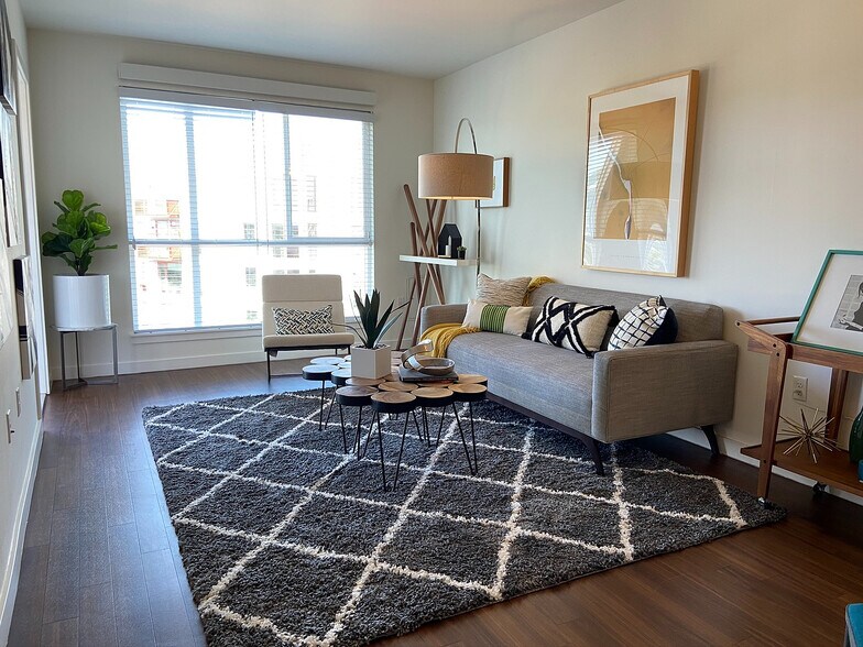 More Photos Of 1250 E Burnside St, Portland Apartments For Lease