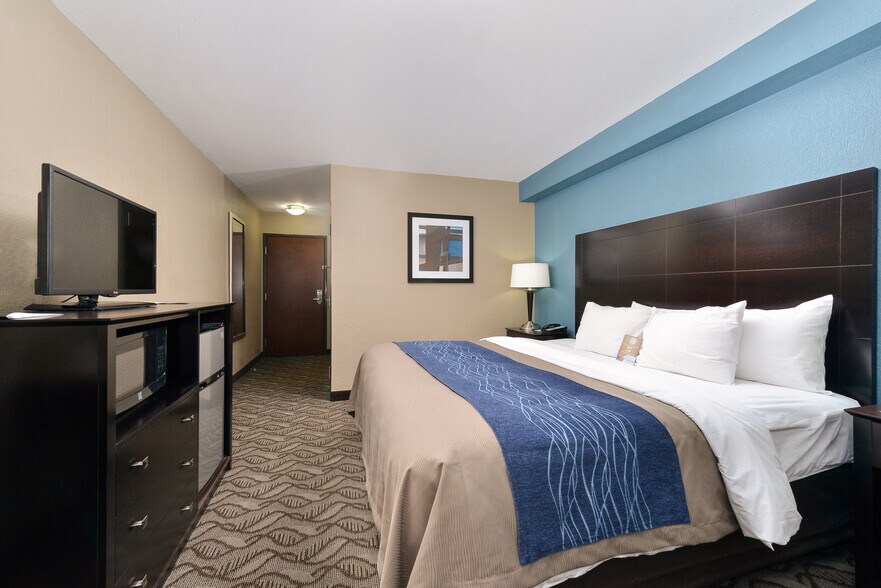 More Photos Of 3675 S 6th St, Springfield Hotel For Sale